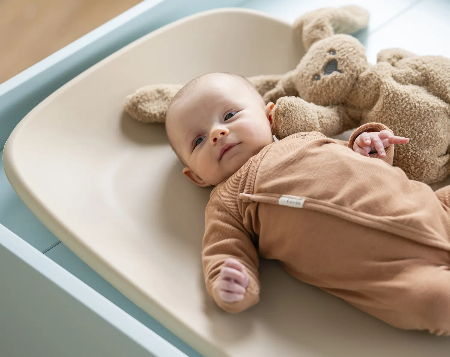 Nattou Topper Softy Beige lifestyle Baby