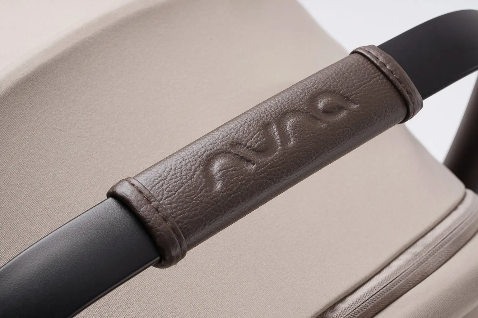 Nuna Pipa next Babyschale beige Tragriff