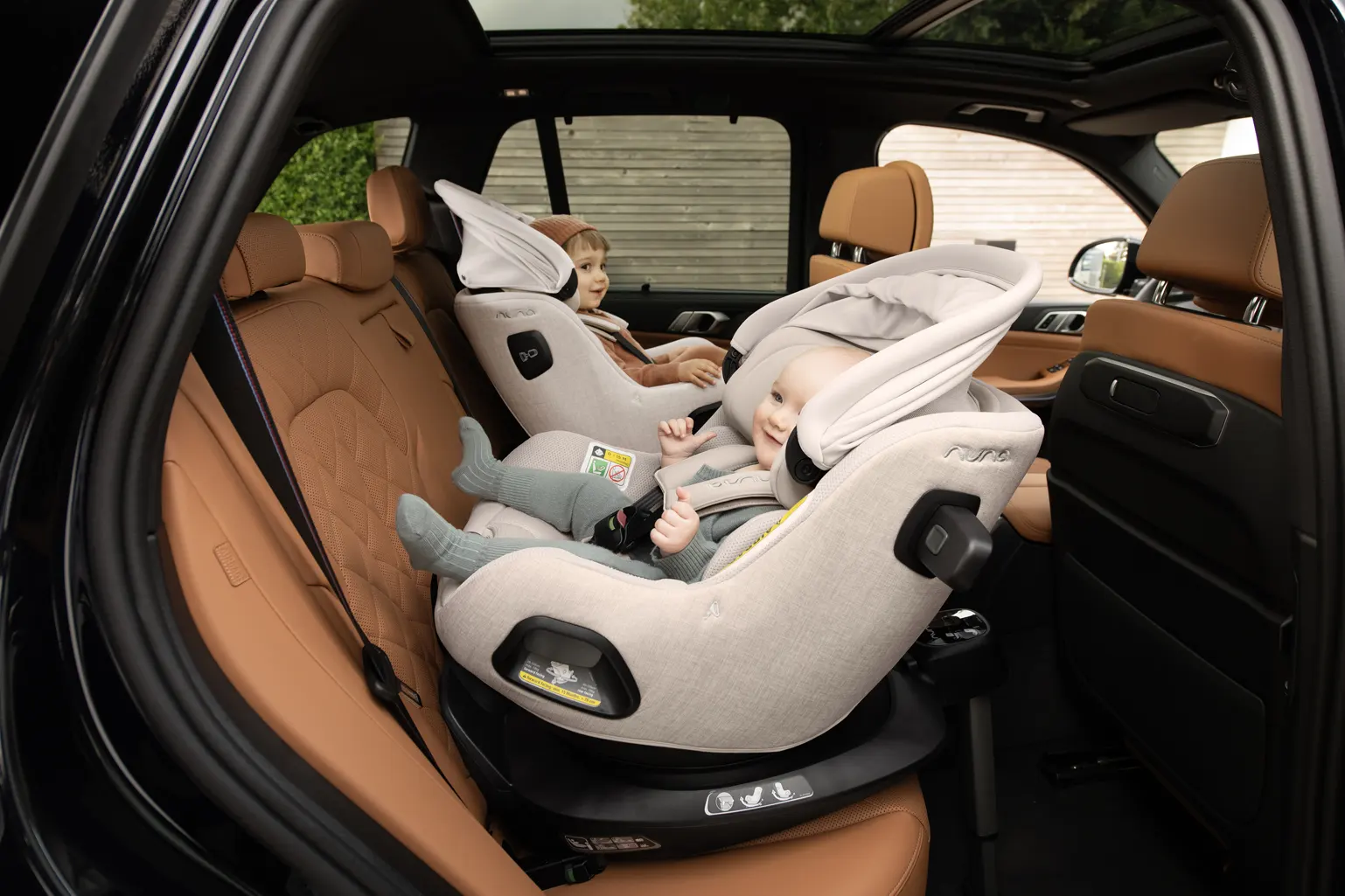 Nuna PRUU aire Kindersitz im Auto