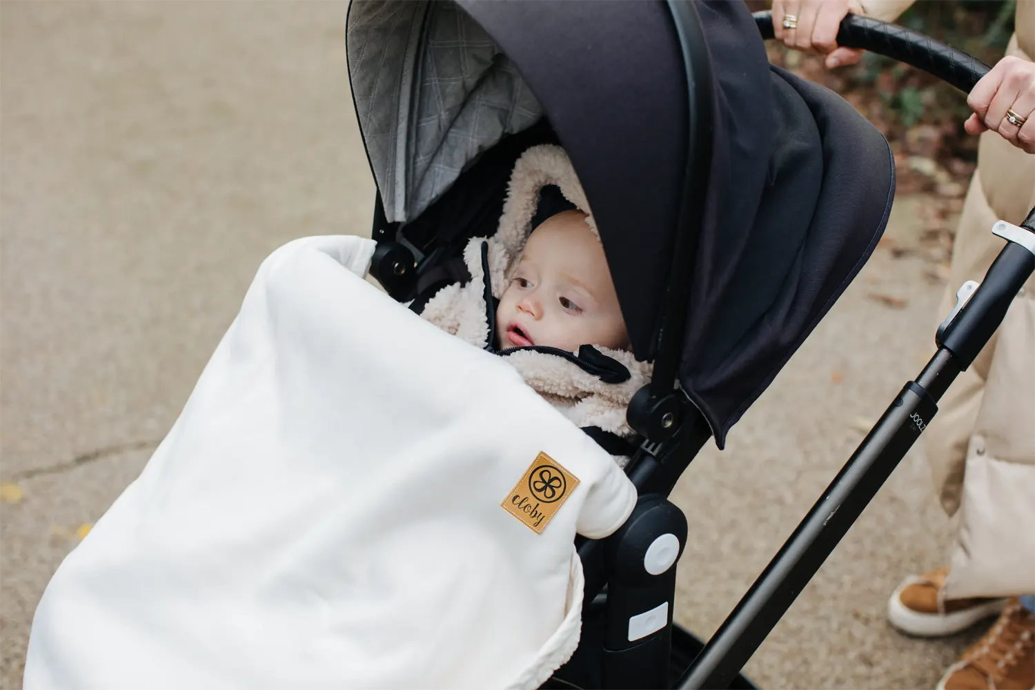 Cloby Teddy decke Lifestyle Bild Kinderwagen