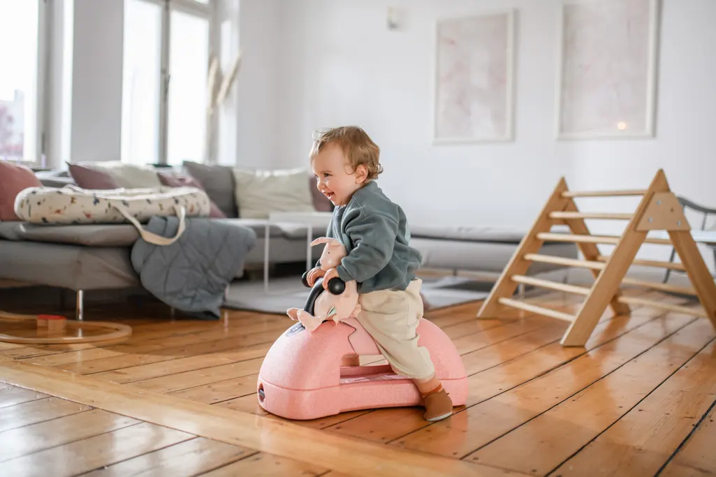 Scoot and Ride My First rose Lifestyle rutschen