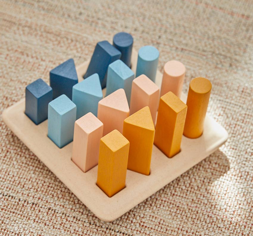 PlanToys Lernspiel Geometrie Stifte Orchard