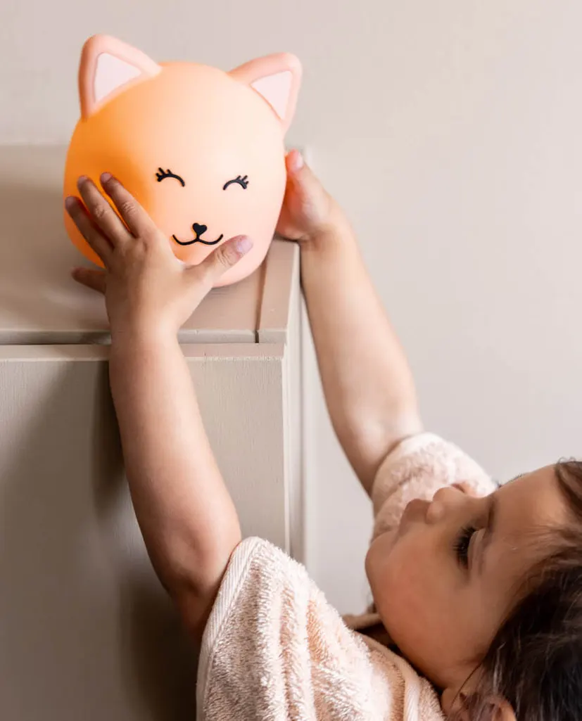 trixie-nachtlicht-mrs-cat-lifetsyle