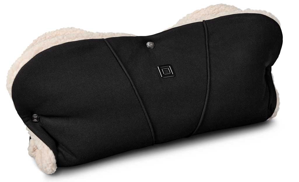 Moon handmuff 2025