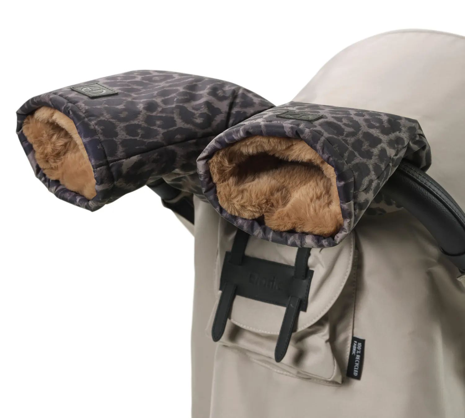 Elodie Details Kinderwagenhandschuh Le Leopard am Kinderwagen