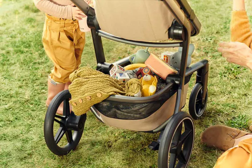 Joolz Day 5 Kinderwagen Sandy Taupe Einkaufskorb