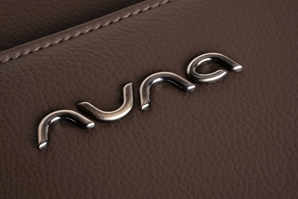 Nuna Logo Wickeltasche cocoa