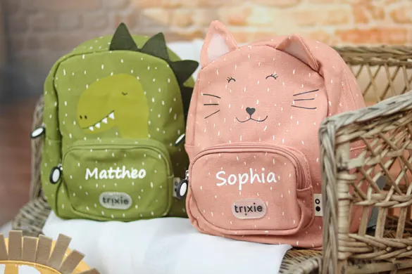 trixie rucksack perso dino katze Text