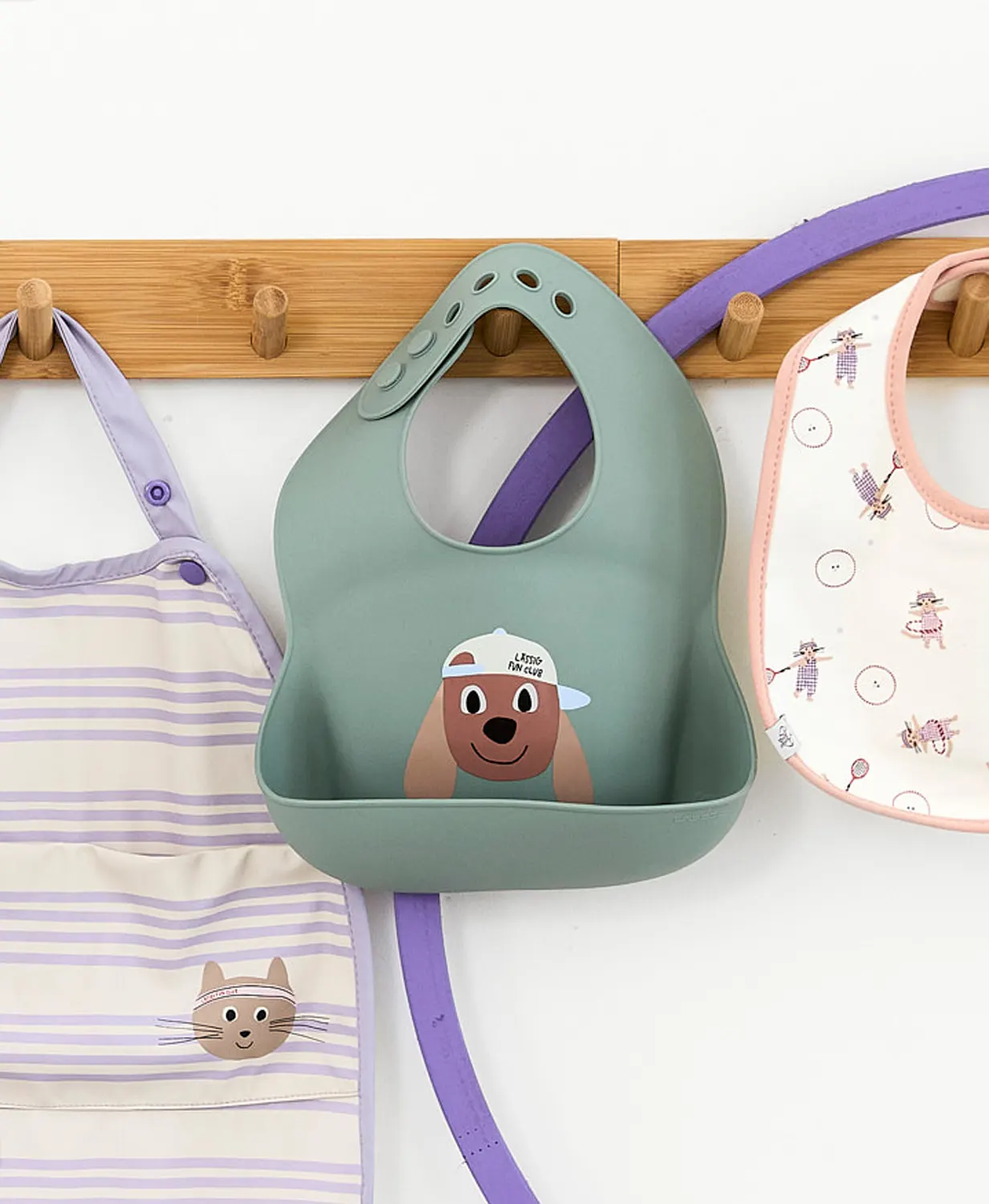 Lässig Silikonlätzchen Tiny Team Hund lifestyle