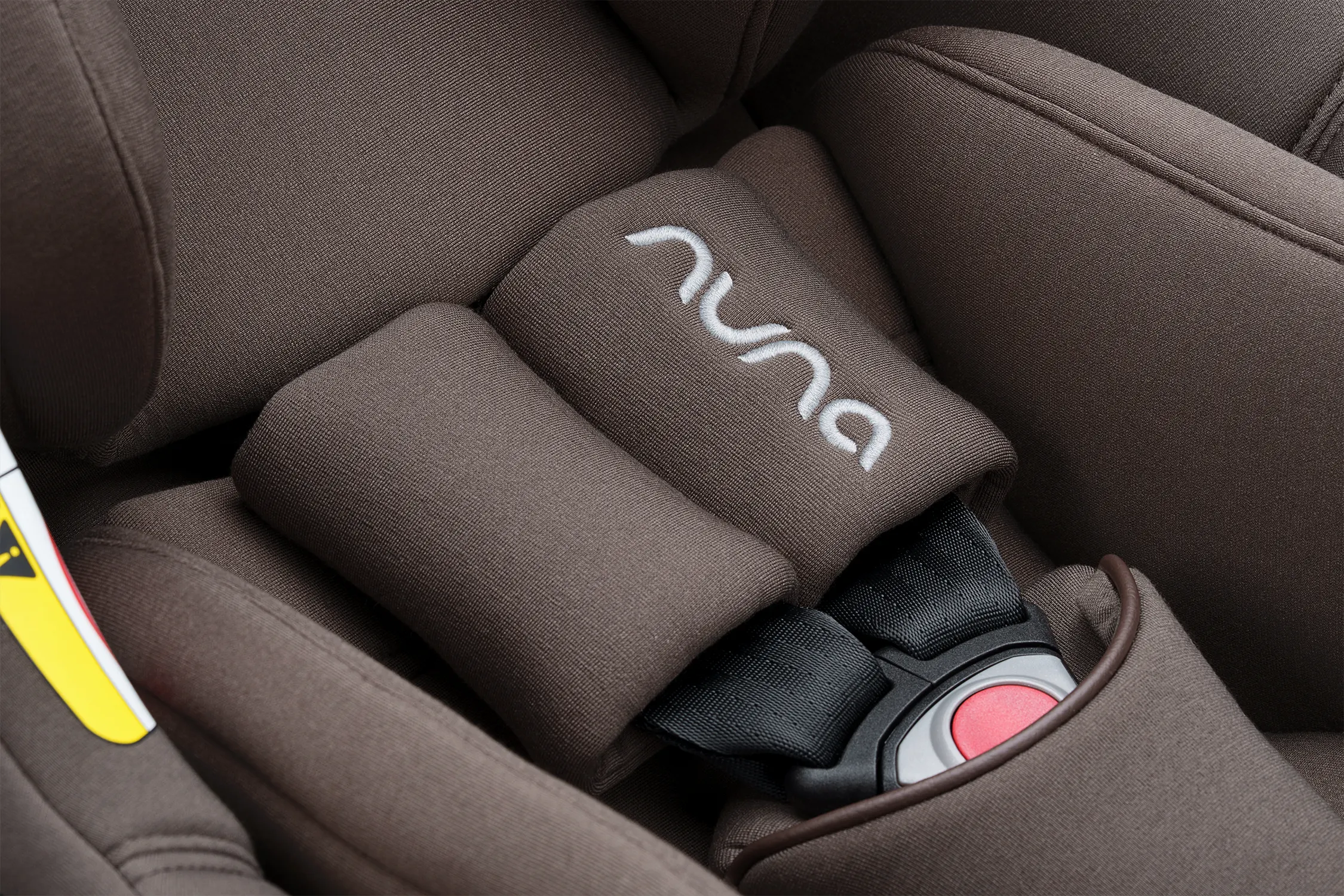 Nuna PIPA urbn Gurtdetail bruan