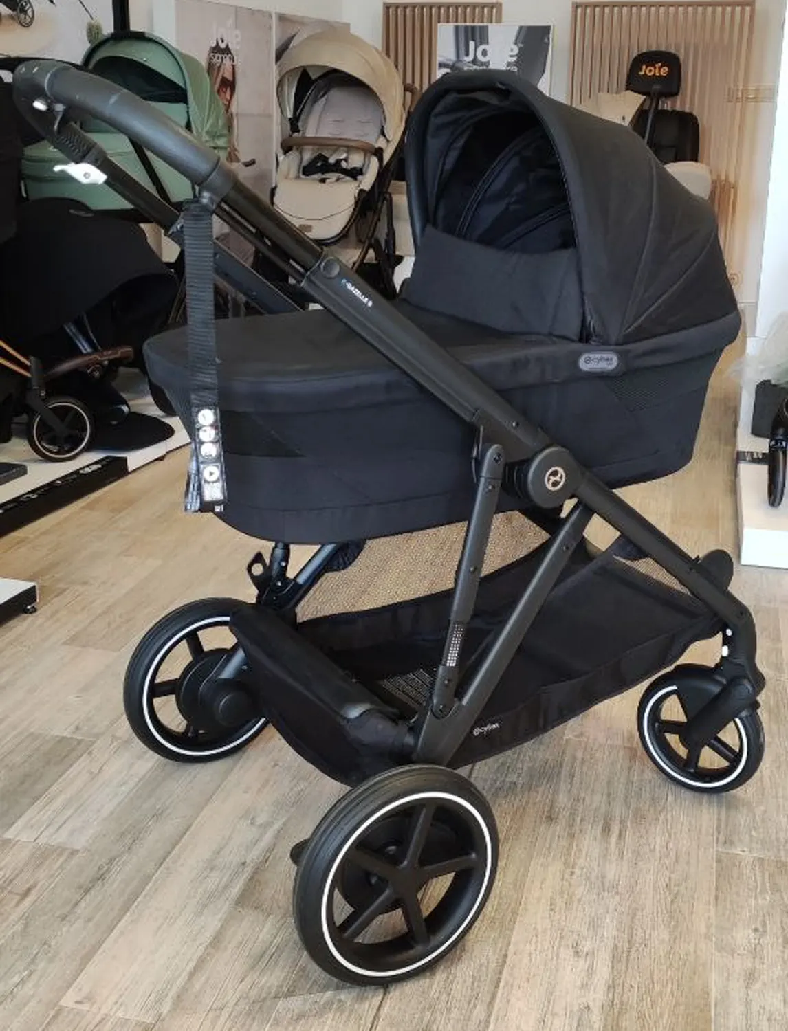 cybex e gazelle moon black ausstellungsstueck wagen