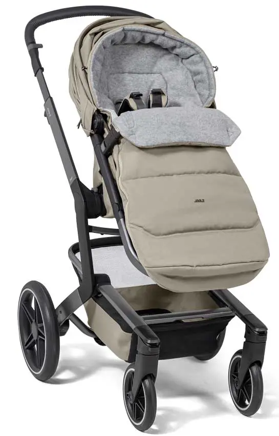 Joolz Fußsack sage green im Kinderwagen