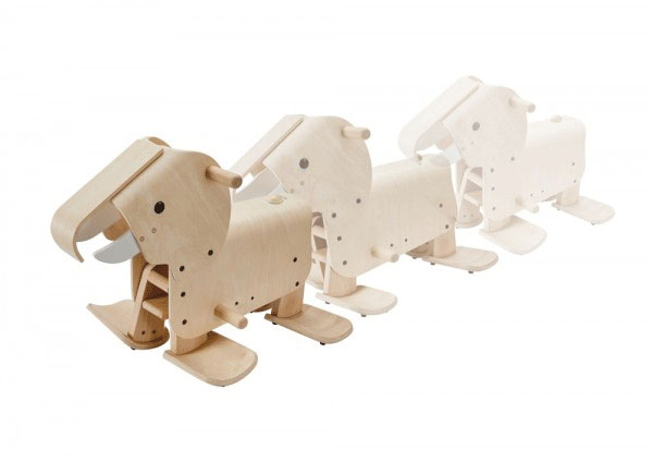 Plan Toys gehender Elefant