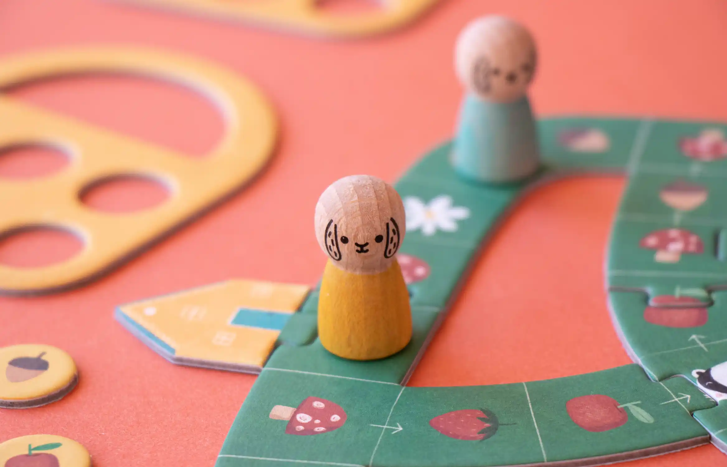 londji spiel erdbeere figur