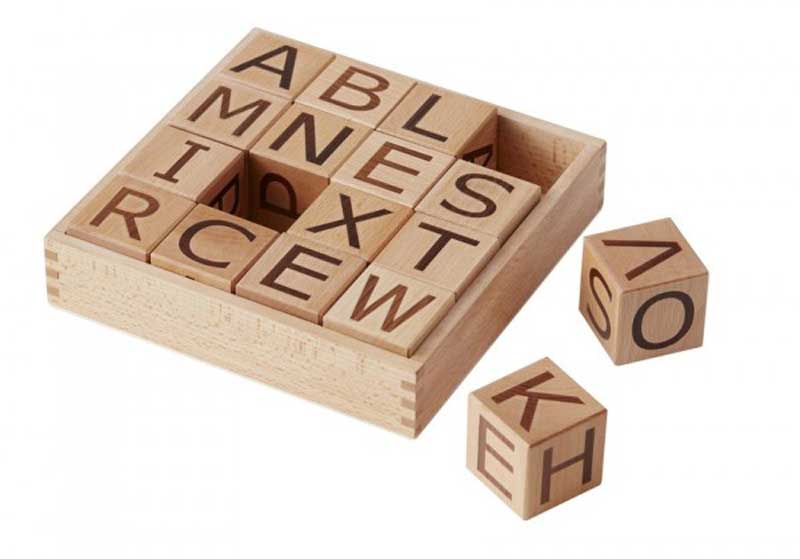 Holzklötze Buchstaben von Kids Concept 