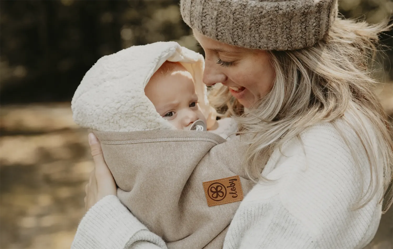 Cloby Teddydecke Lifestylebild Mutter mit Kind