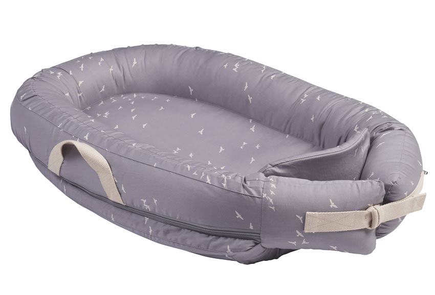 voksi babynest premium stone gray flying side
