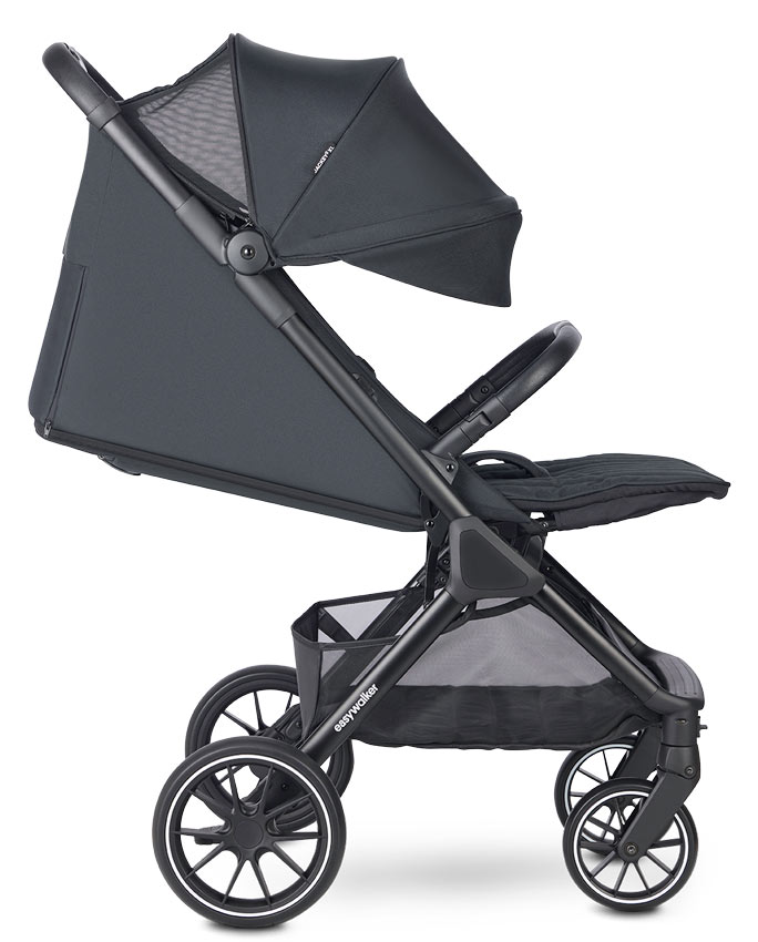 easywalker-jackey-xl-midnight-black-seite-mit-sonne