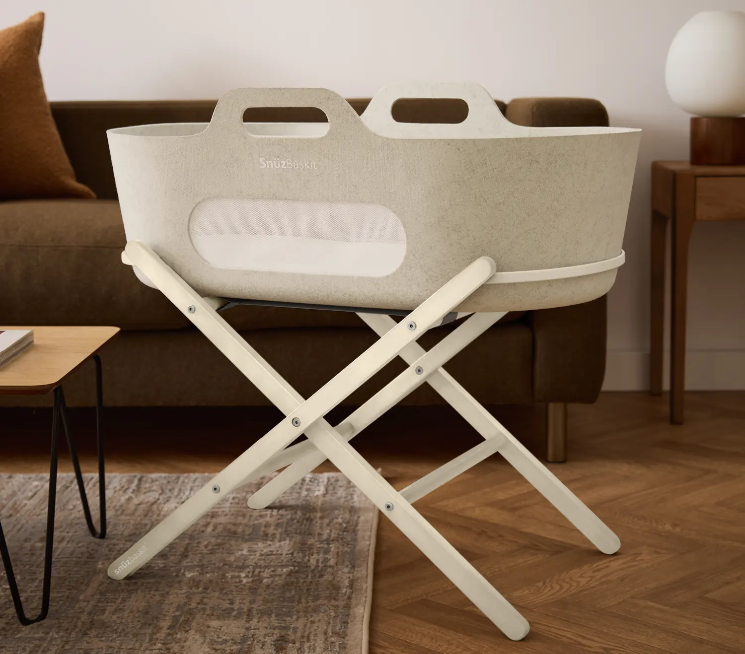 Snüz MOsekorb mit Ständer cashmere LIfestyle