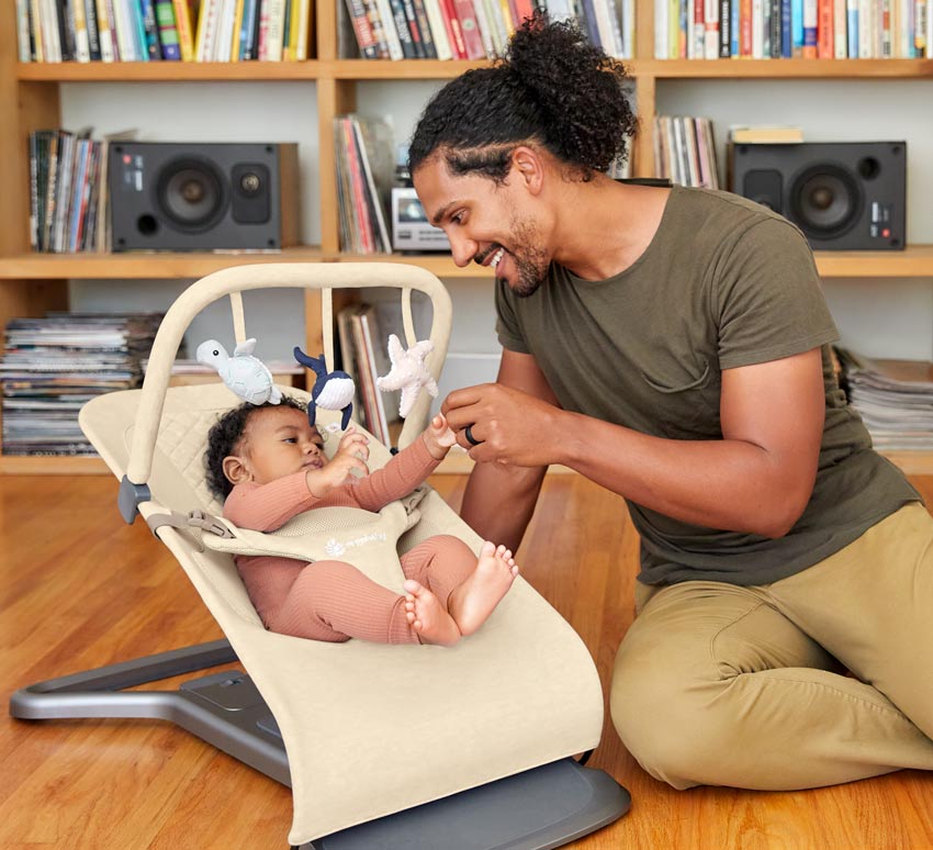 Ergobaby Evolve Spielebogen