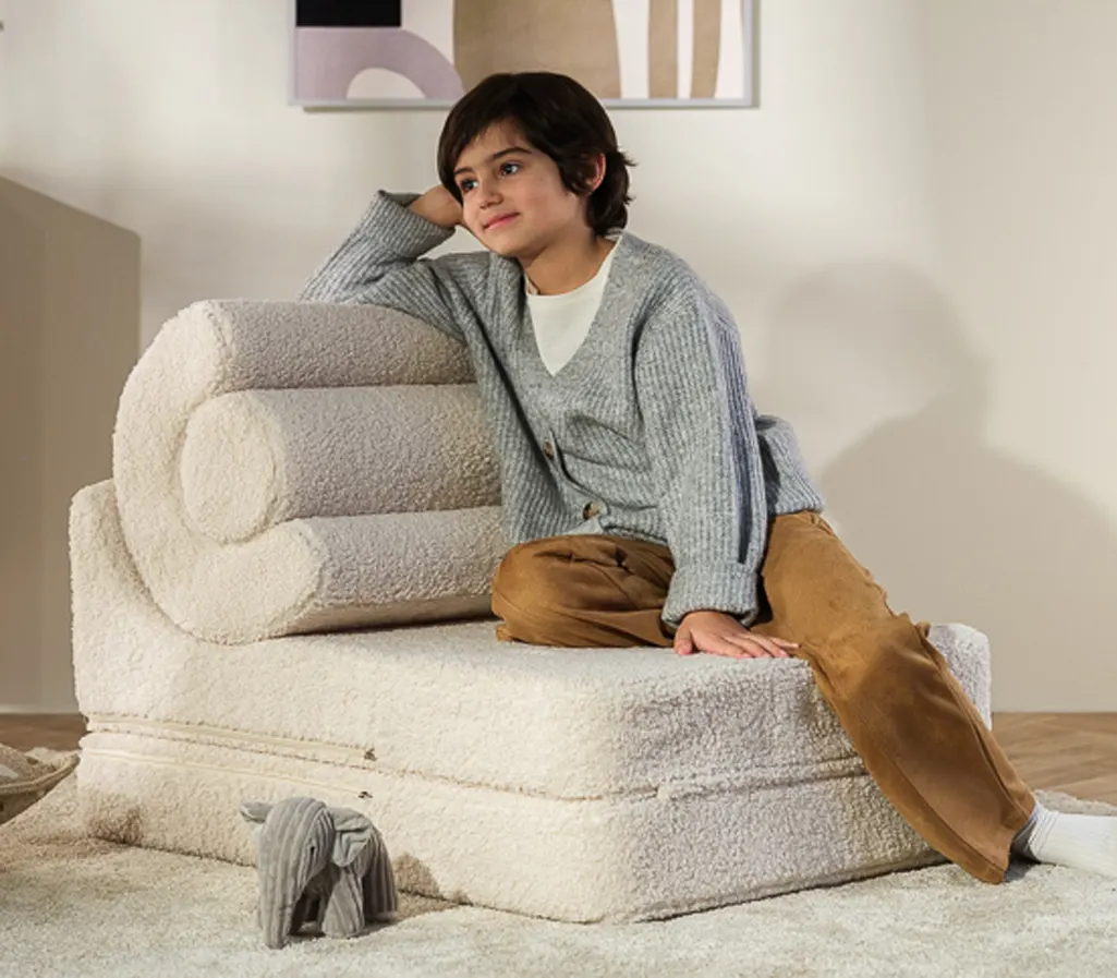 Wigiwama Klappsessel Flipster cream Lifestyle im Kinderzimmer