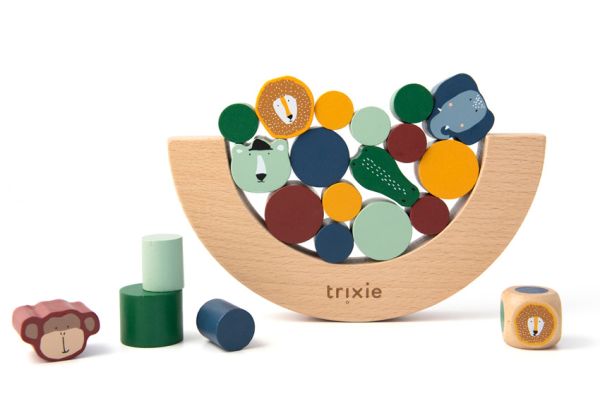Trixie wooden balancing game